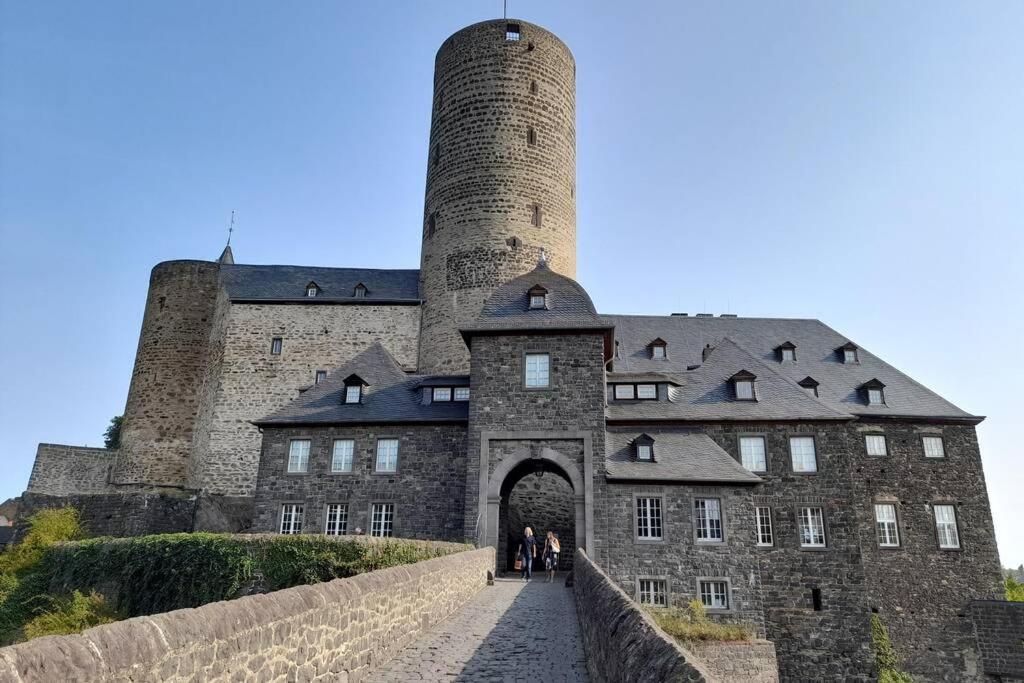 Hinter Burg, Haus mit Garten Mayen Exterior foto