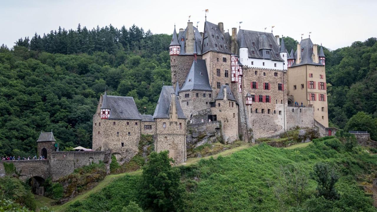 Hinter Burg, Haus mit Garten Mayen Exterior foto